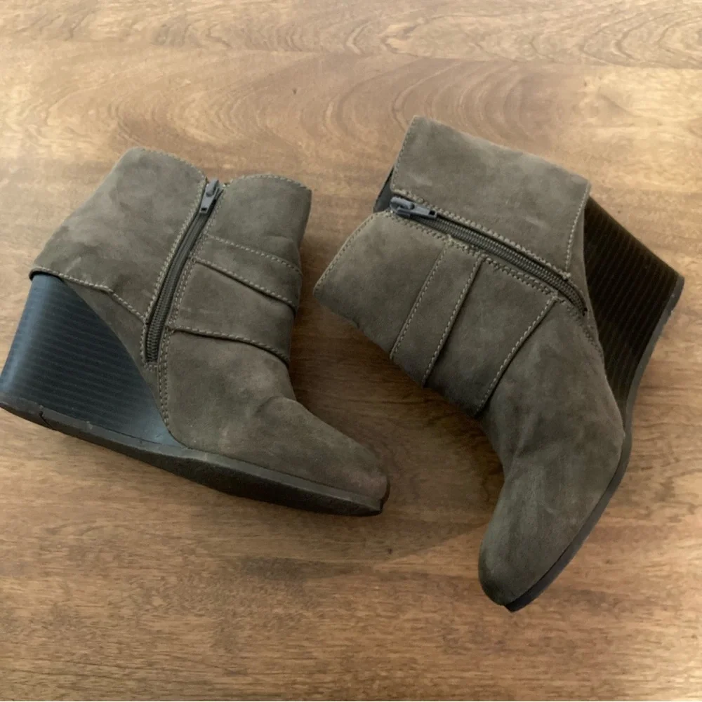 Arizona Jean Company Lady Brown Faux Suede Ankle Boots 8M